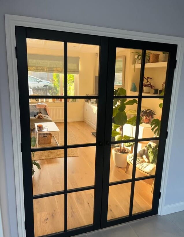 1981 x 762 x 35mm Mayfair Black 4L Glazed Prefinished Internal Doors